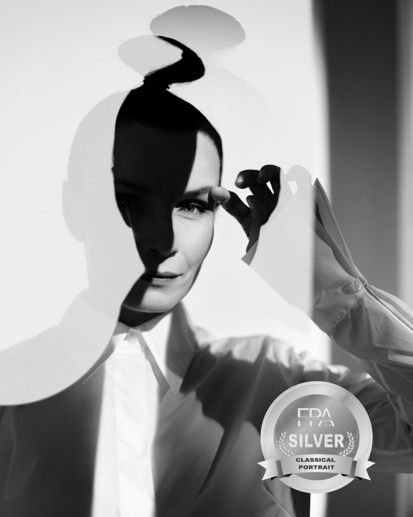 Samin hopea voittanut muotokuva